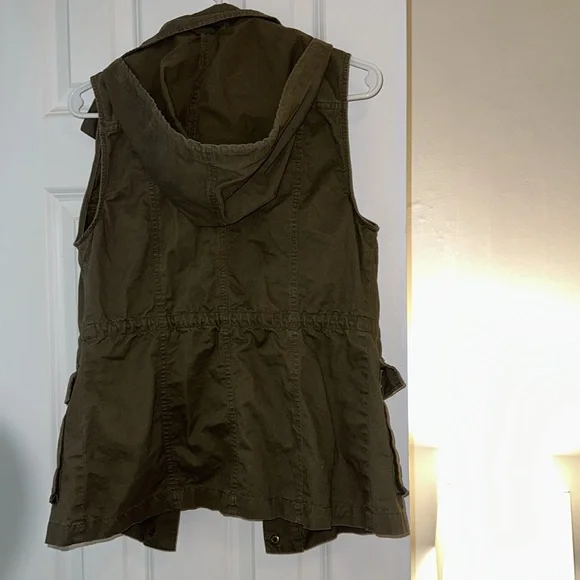 Love Tree Casual Vest - Picture 3 of 6